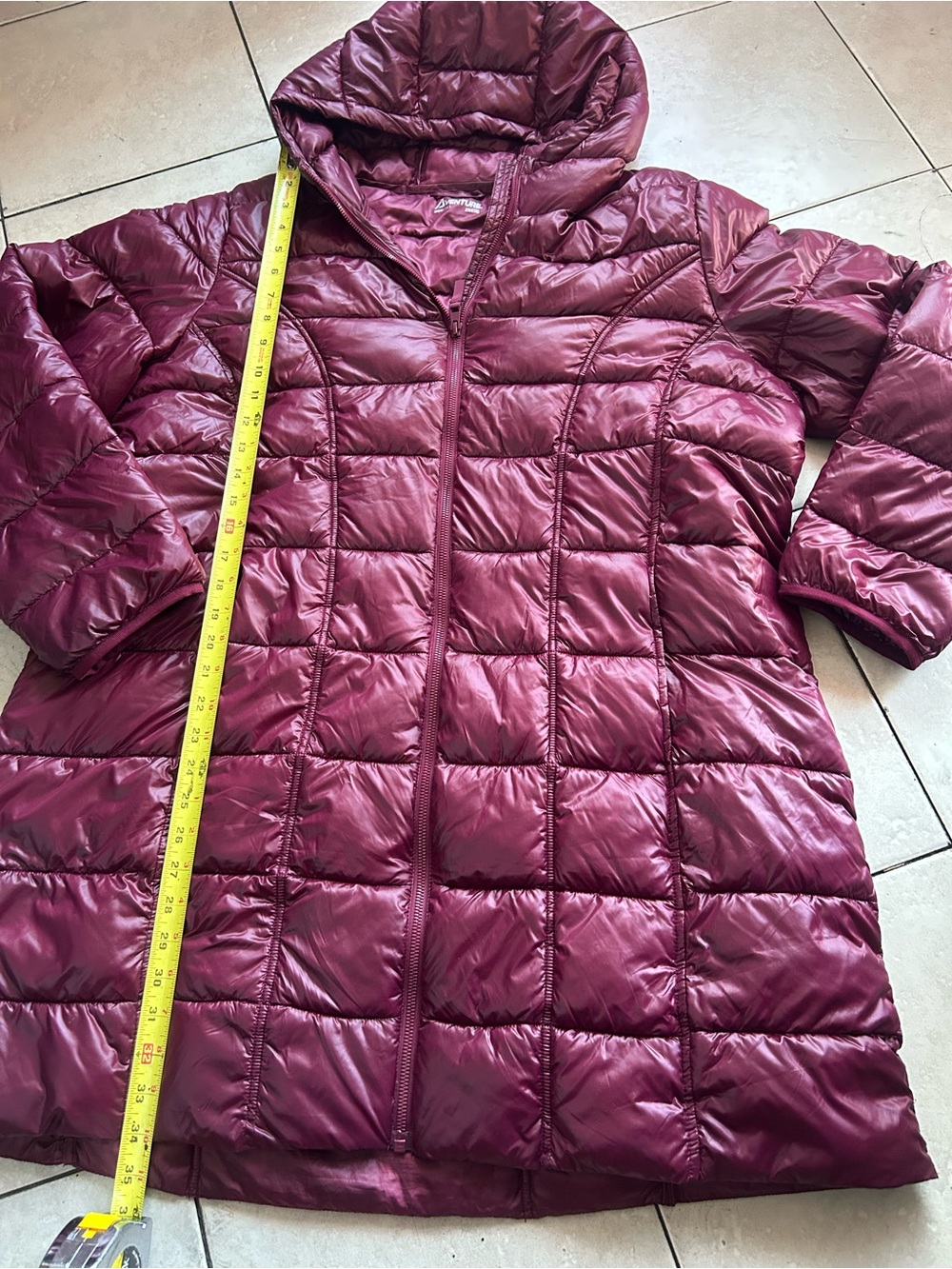 Woman’s Puffer Jacket in Burgundy